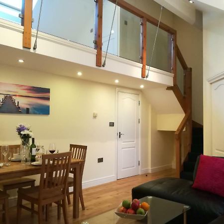 Modern, 2 Bedroom Apartment With Sofa Bed, Uplands, 斯旺西 外观 照片