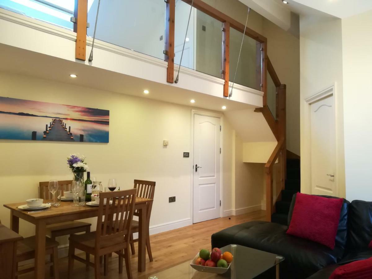 Modern, 2 Bedroom Apartment With Sofa Bed, Uplands, 斯旺西 外观 照片