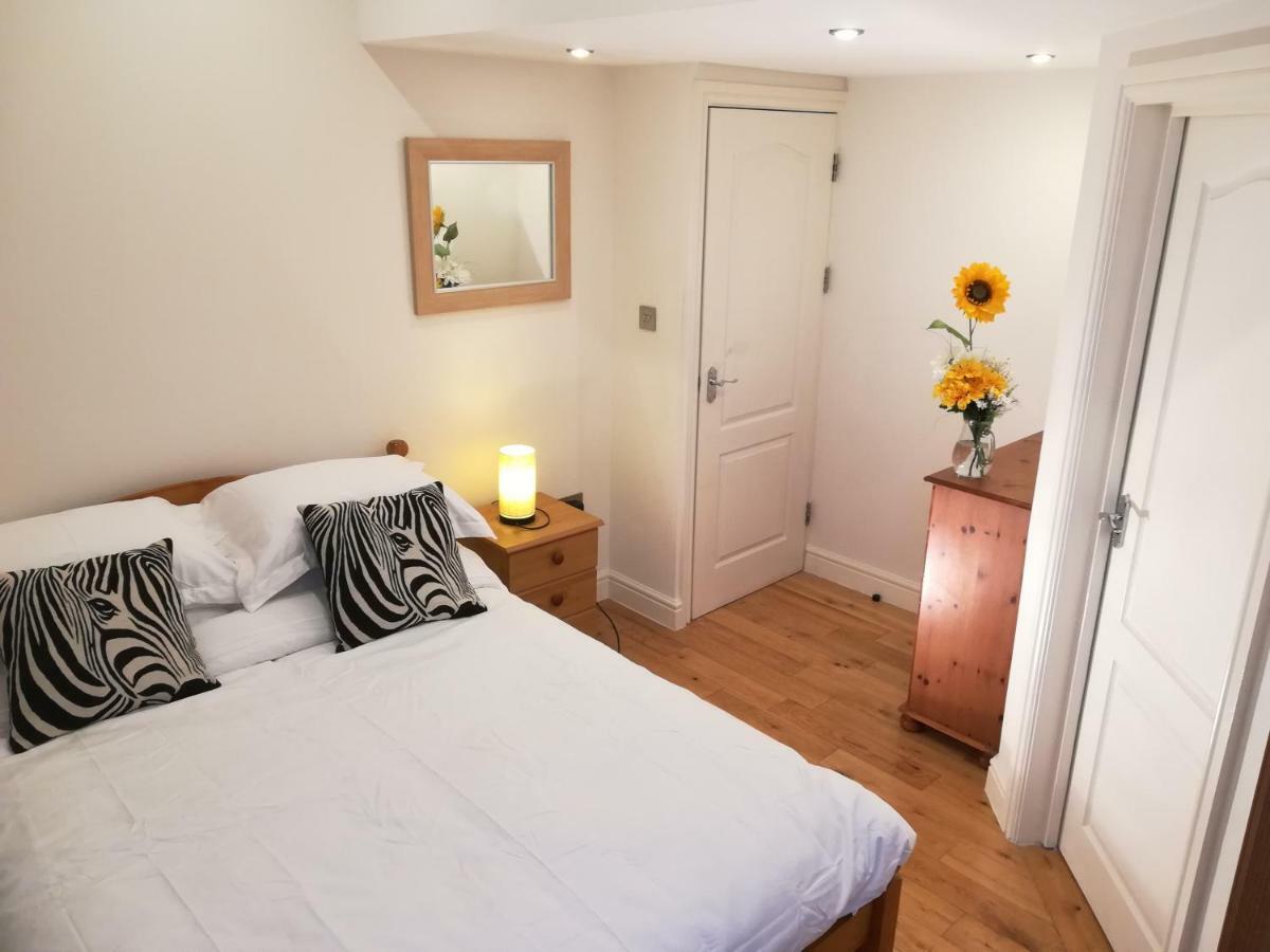 Modern, 2 Bedroom Apartment With Sofa Bed, Uplands, 斯旺西 外观 照片